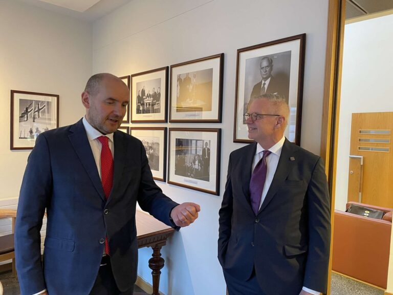 Í Sveinsstofu Guðni Th. og Gunnar Sturluson